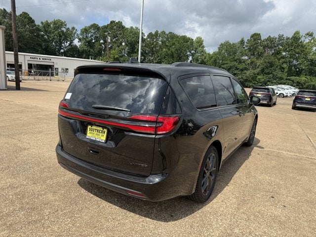 2027 Chrysler Pacifica PACIFICA LIMITED