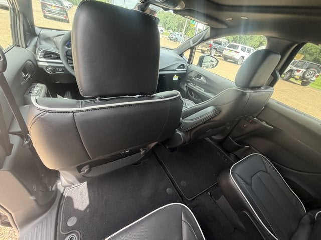 2027 Chrysler Pacifica PACIFICA LIMITED