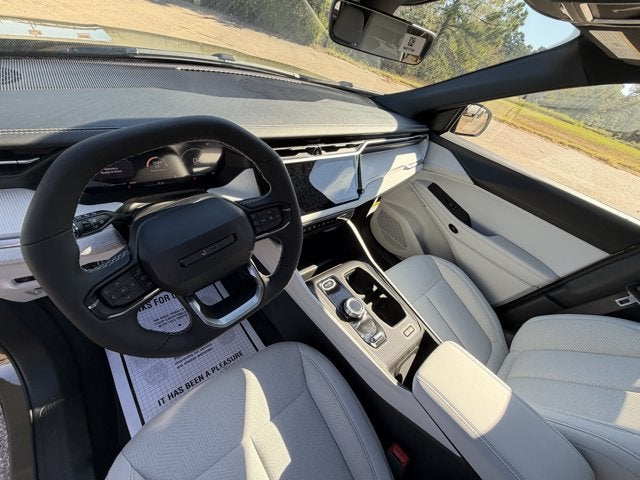 2027 Jeep Cherokee CHEROKEE LAREDO 4X4