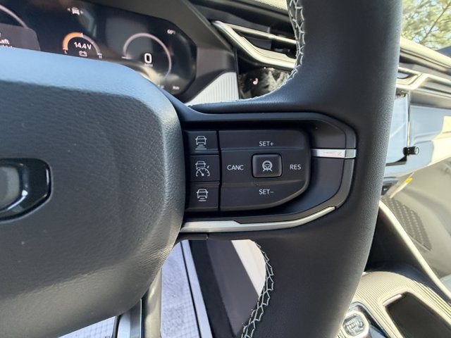2027 Jeep Cherokee CHEROKEE LAREDO 4X4