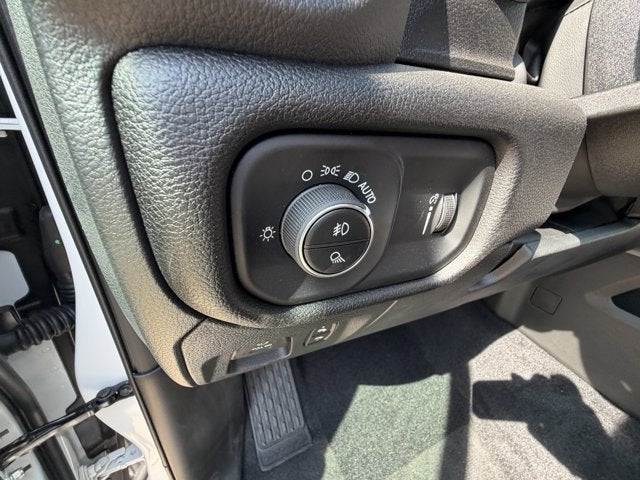 2025 RAM Ram 1500 RAM 1500 LONE STAR CREW CAB 4X2 5'7' BOX