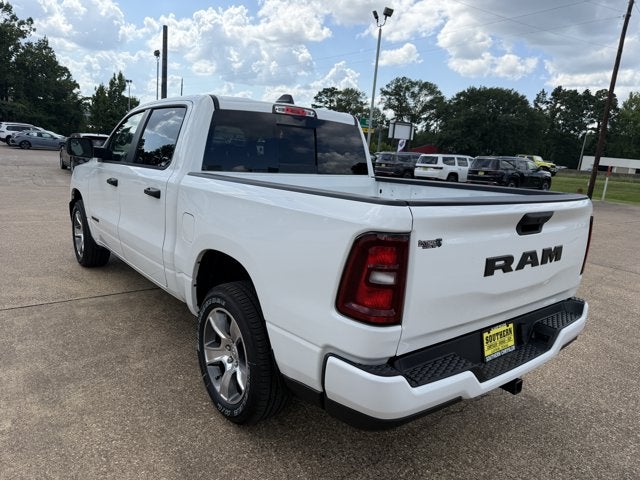 2026 RAM Ram 1500 RAM 1500 EXPRESS CREW CAB 4X2 5'7' BOX