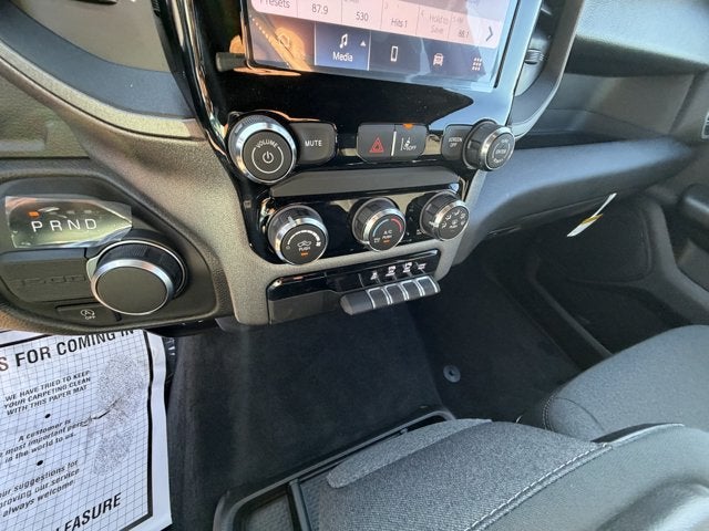 2027 RAM Ram 1500 RAM 1500 EXPRESS CREW CAB 4X2 5'7' BOX