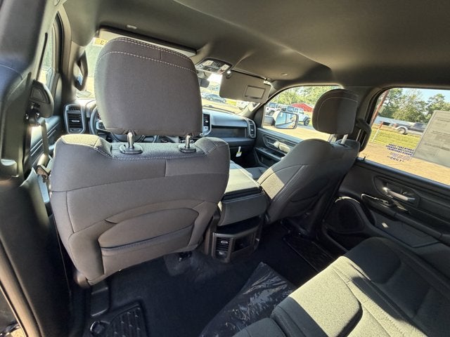 2027 RAM Ram 1500 RAM 1500 EXPRESS CREW CAB 4X2 5'7' BOX