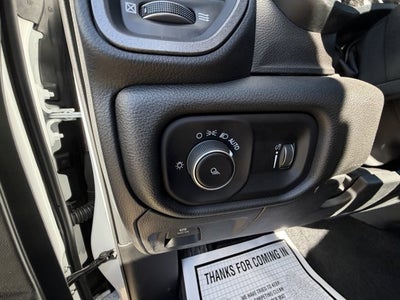 2025 RAM Ram 1500 RAM 1500 TRADESMAN CREW CAB 4X4 5'7' BOX