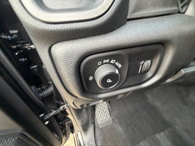 2025 RAM Ram 1500 RAM 1500 TRADESMAN CREW CAB 4X4 5'7' BOX