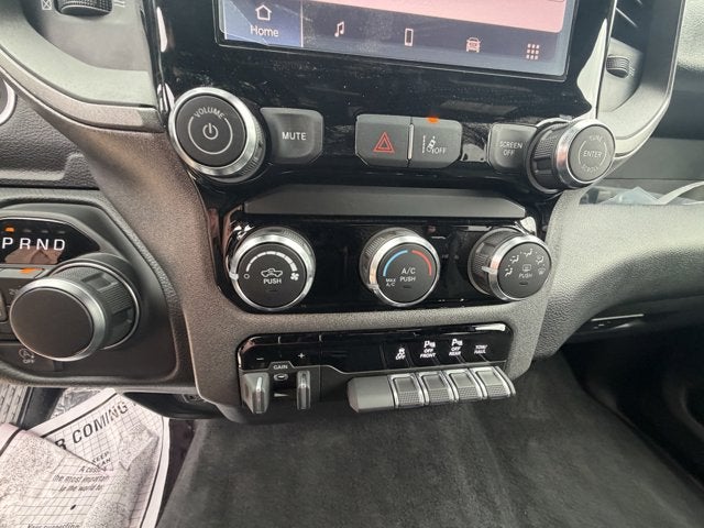 2026 RAM Ram 1500 RAM 1500 TRADESMAN CREW CAB 4X4 5'7' BOX