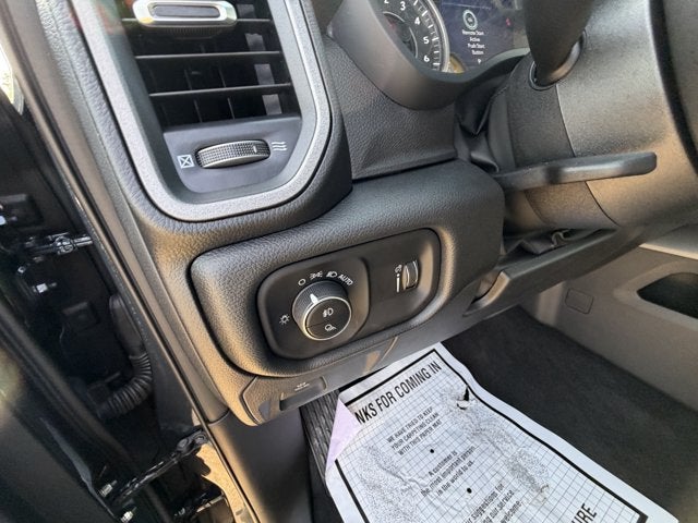 2027 RAM Ram 1500 RAM 1500 EXPRESS CREW CAB 4X4 5'7' BOX