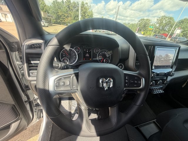 2026 RAM 1500 RAM 1500 EXPRESS CREW CAB 4X4 5'7' BOX