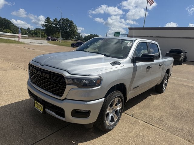2026 RAM 1500 RAM 1500 EXPRESS CREW CAB 4X4 5'7' BOX