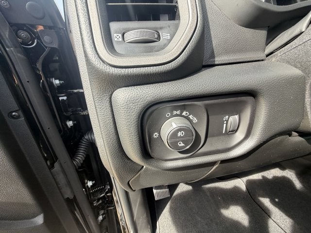 2026 RAM Ram 2500 RAM 2500 BLACK EXPRESS CREW CAB 4X4 6'4' BOX