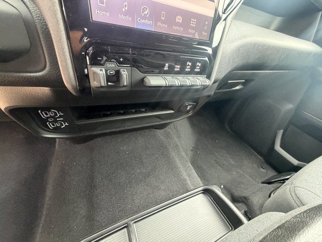 2026 RAM 2500 RAM 2500 BLACK EXPRESS CREW CAB 4X4 6'4' BOX
