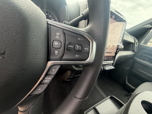 2026 RAM 2500 RAM 2500 BLACK EXPRESS CREW CAB 4X4 6'4' BOX