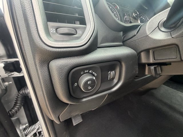2026 RAM 2500 RAM 2500 BLACK EXPRESS CREW CAB 4X4 6'4' BOX