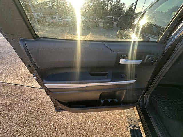 2018 Toyota Tundra SR5 5.7L V8