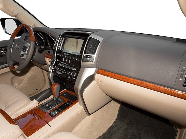 2013 Toyota Land Cruiser V8
