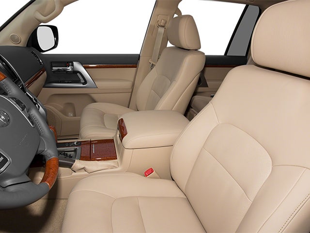 2013 Toyota Land Cruiser V8