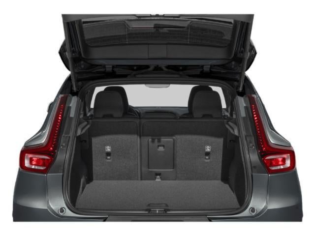 2024 Volvo XC40 B5 Plus Bright Theme