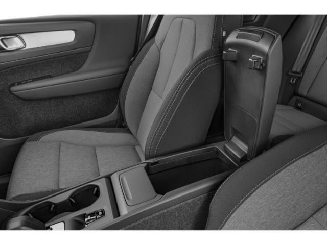 2024 Volvo XC40 B5 Plus Bright Theme