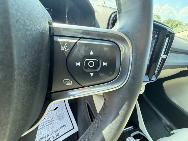 2024 Volvo XC40 B5 Plus Bright Theme