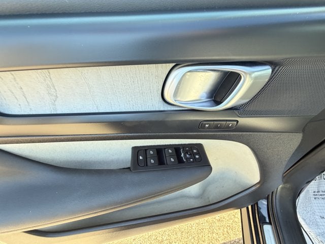 2024 Volvo XC40 B5 Plus Bright Theme